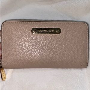 COPY - Michael Kors Wallet